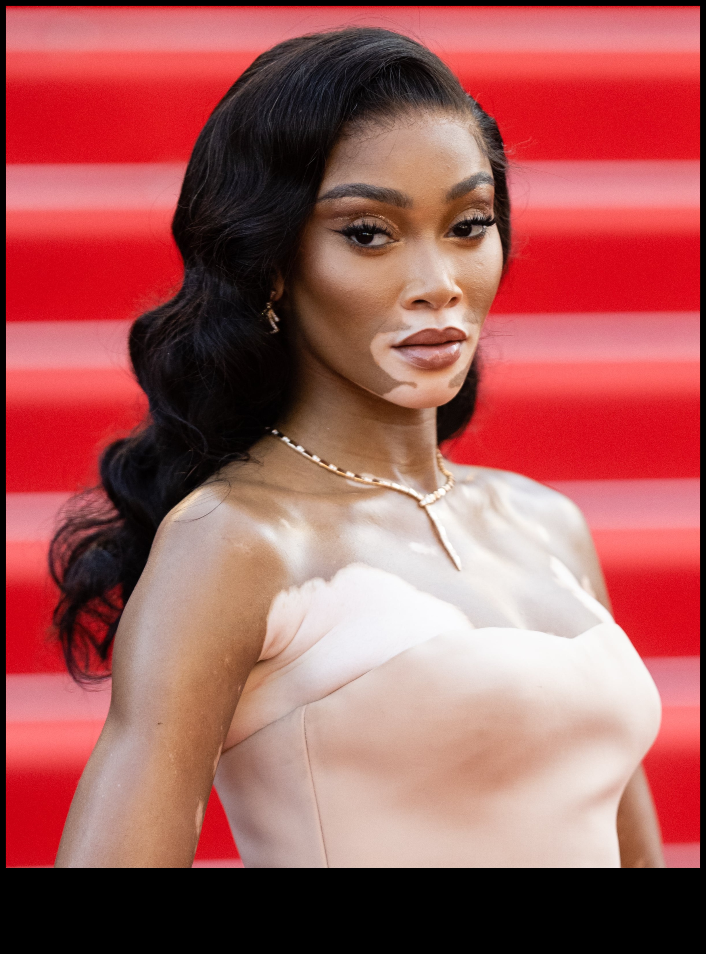 Bronzer Faves: Celebrity Makeup Artists of Products