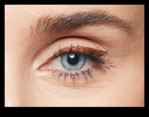 Găsiți -vă nuanța de eyeliner perfectă un ghid pentru fiecare culoare a ochilor